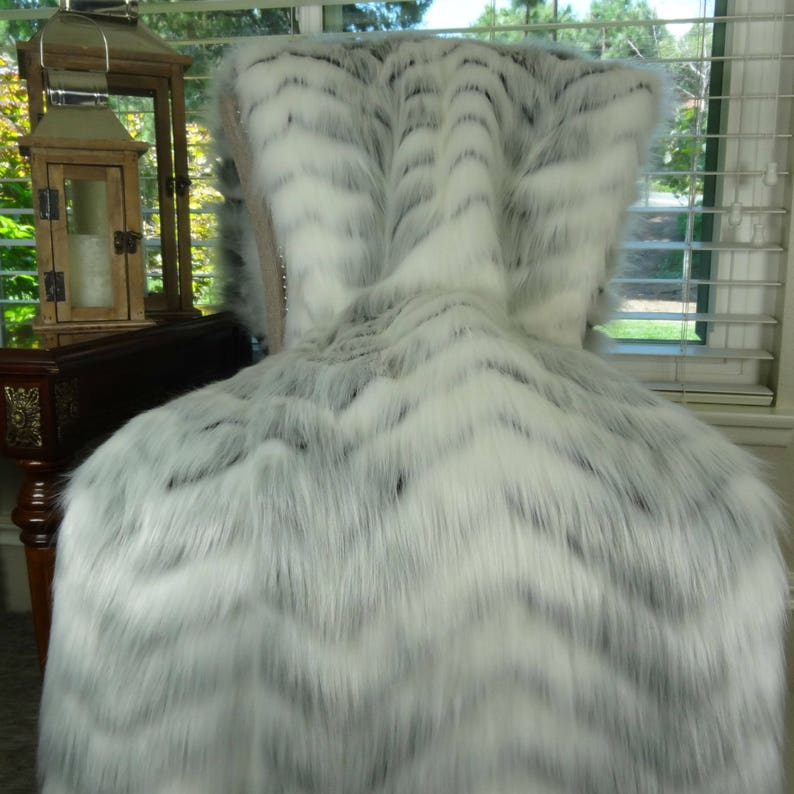 White Fox Faux Fur Throw Blanket & Bedspread