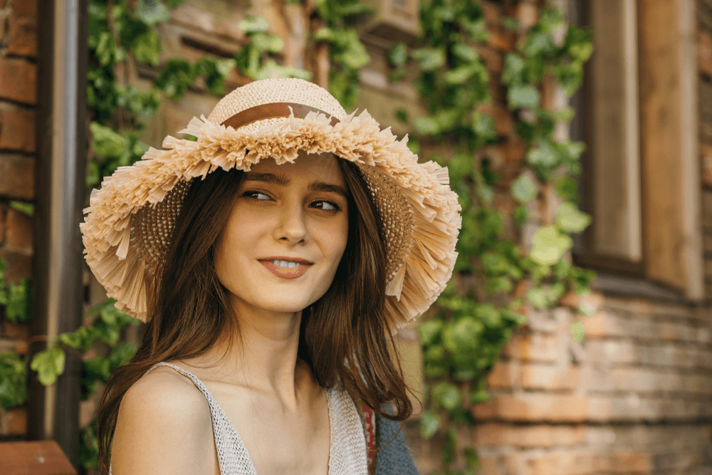 Raffia hat